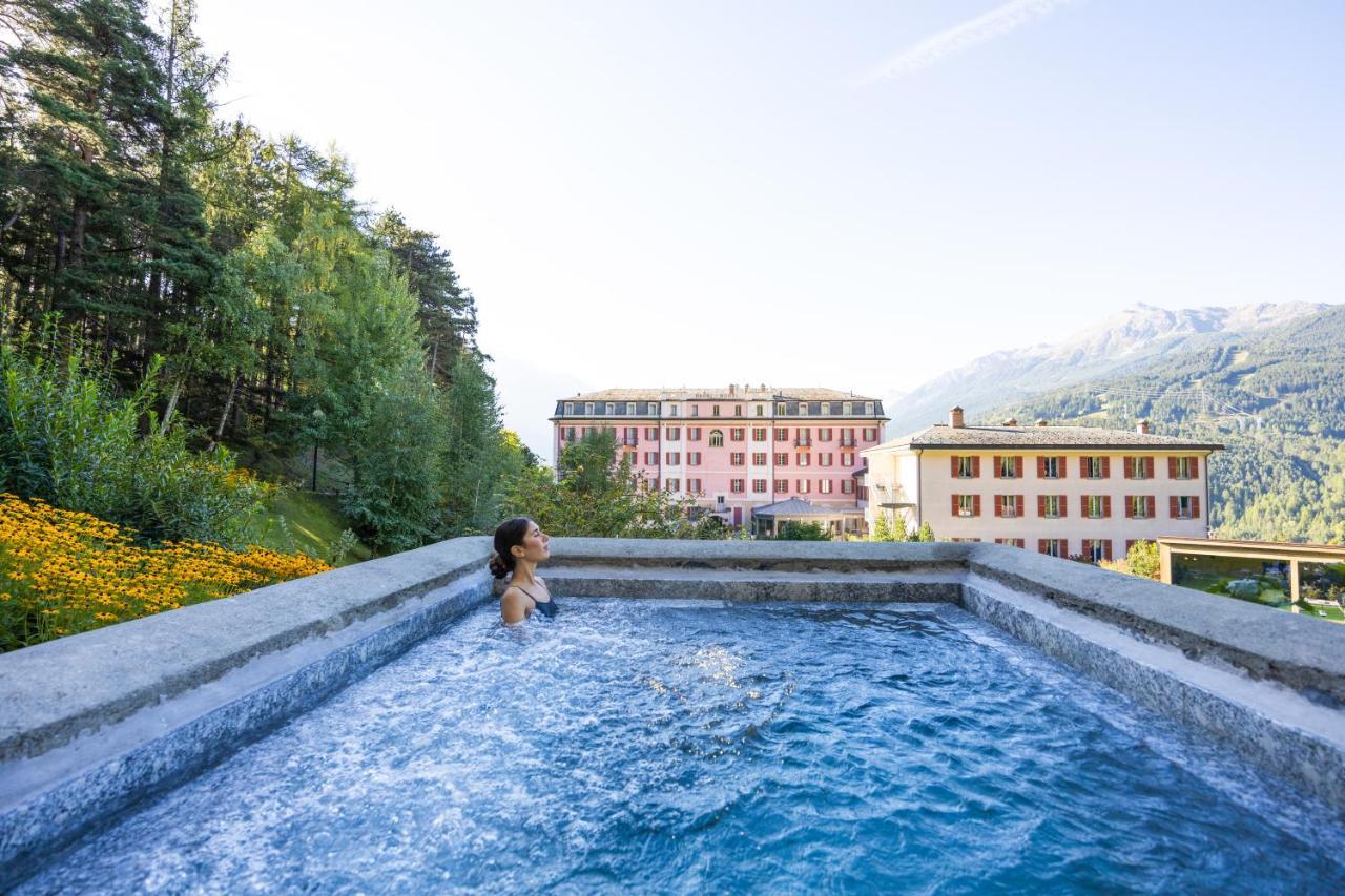 Qc Terme Grand Hotel Bagni Nuovi Бормио Екстериор снимка The outdoor thermal pool