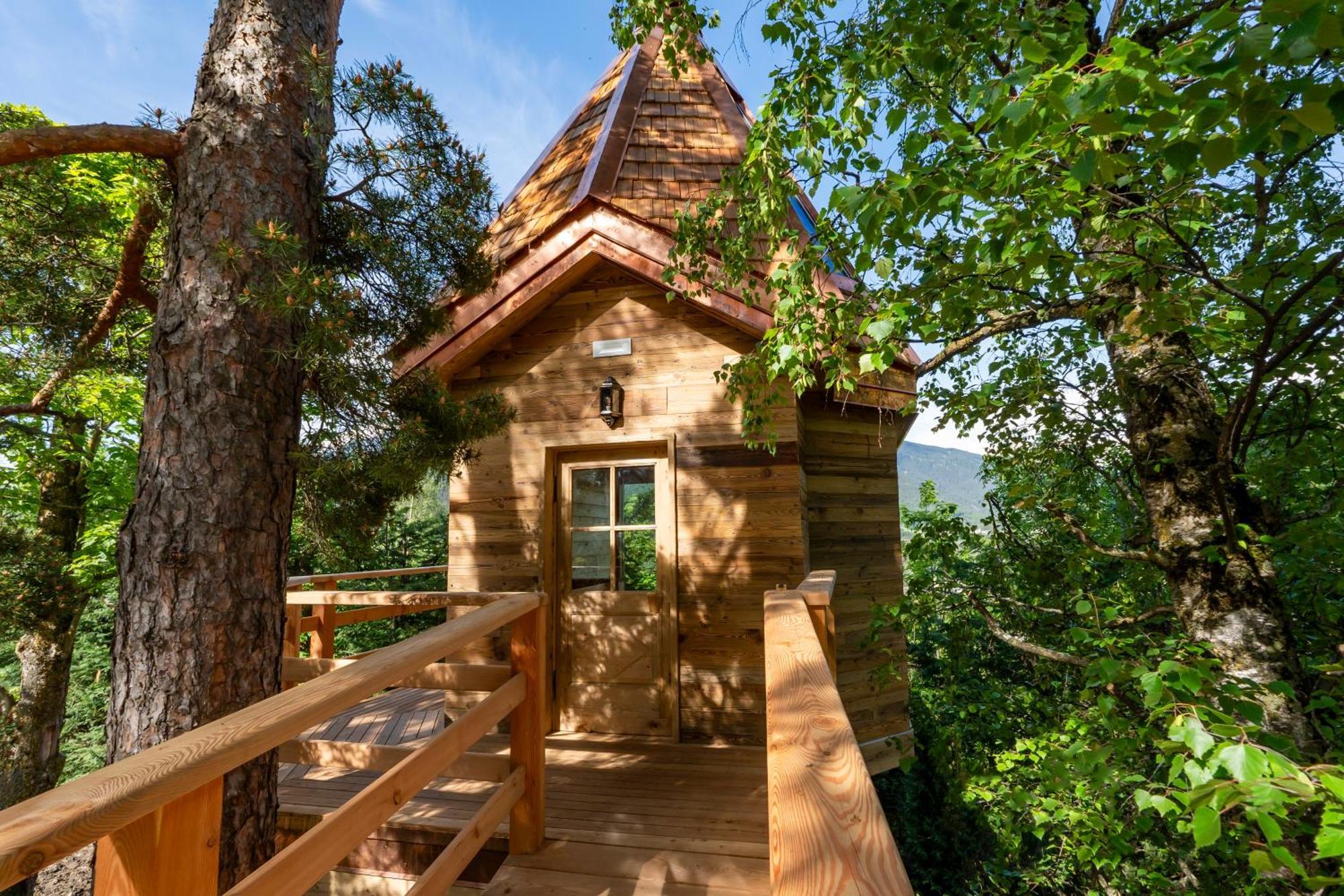 Qc Terme Grand Hotel Bagni Nuovi Бормио Екстериор снимка Treehouse at the Treehouse Lodge