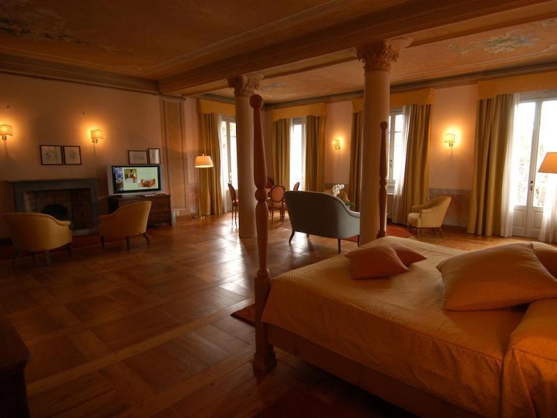 Qc Terme Grand Hotel Bagni Nuovi Бормио Екстериор снимка A suite at the Hotel Excelsior