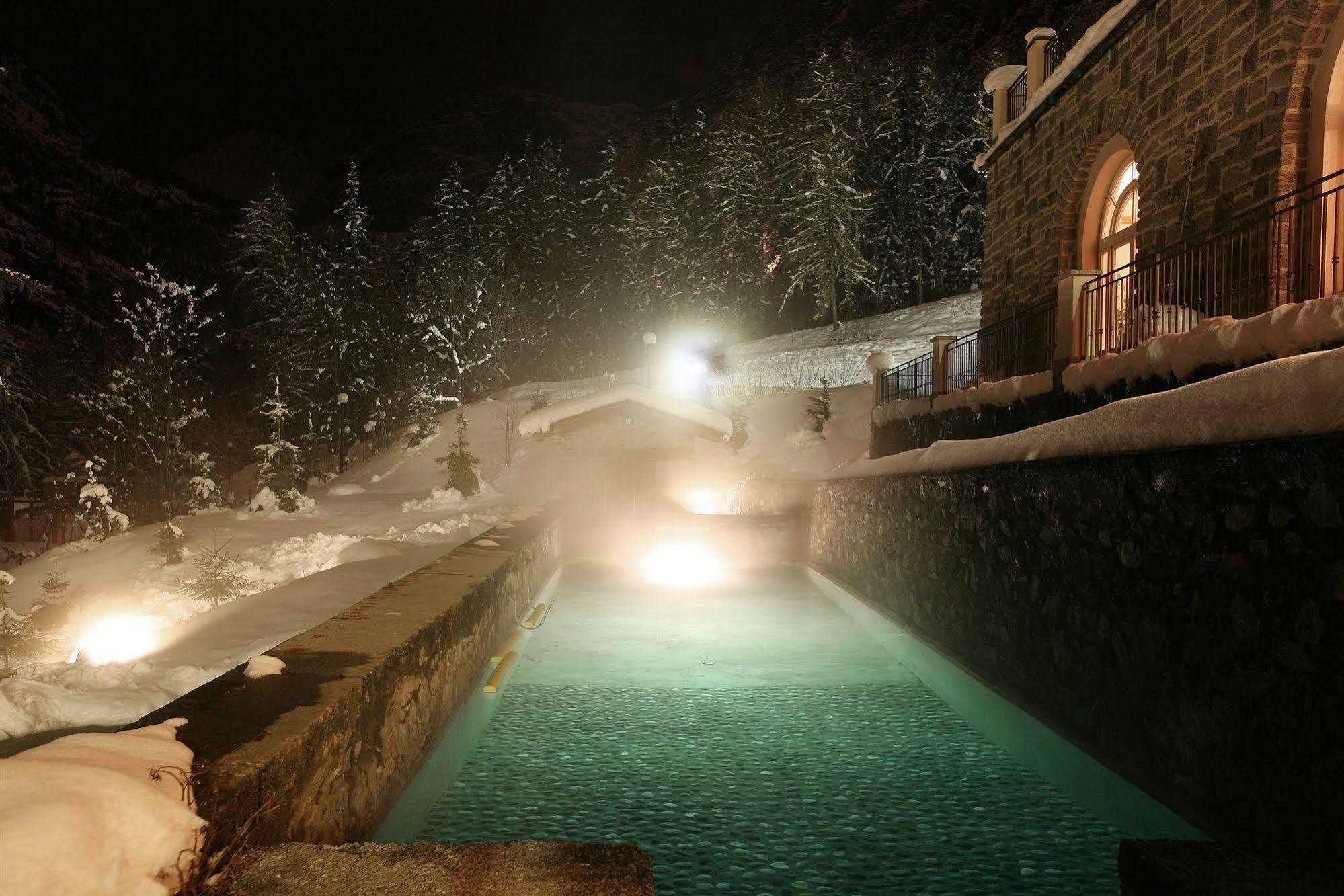 Qc Terme Grand Hotel Bagni Nuovi Бормио Екстериор снимка The thermal springs of Poligon