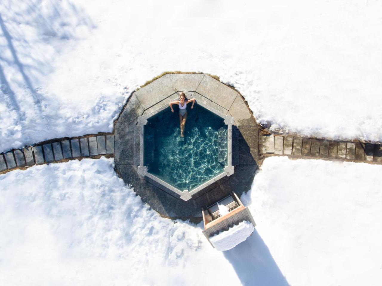 Qc Terme Grand Hotel Bagni Nuovi Бормио Екстериор снимка Aerial view of the Blue Lagoon